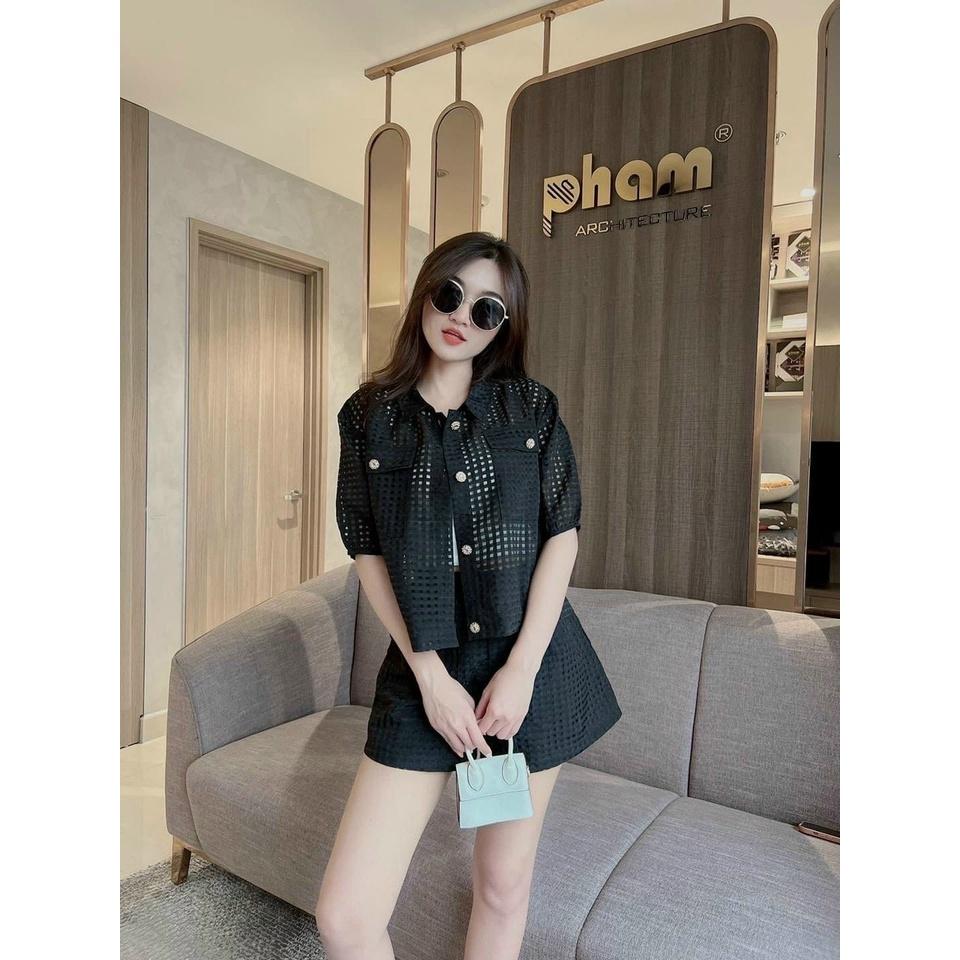 Set bộ đồ nữ 3 món cùng tone đính nút áo khoác ngoài nổi bật xinh xắn, sang chảnh dành cho các nàng đi chơi, dạo phố