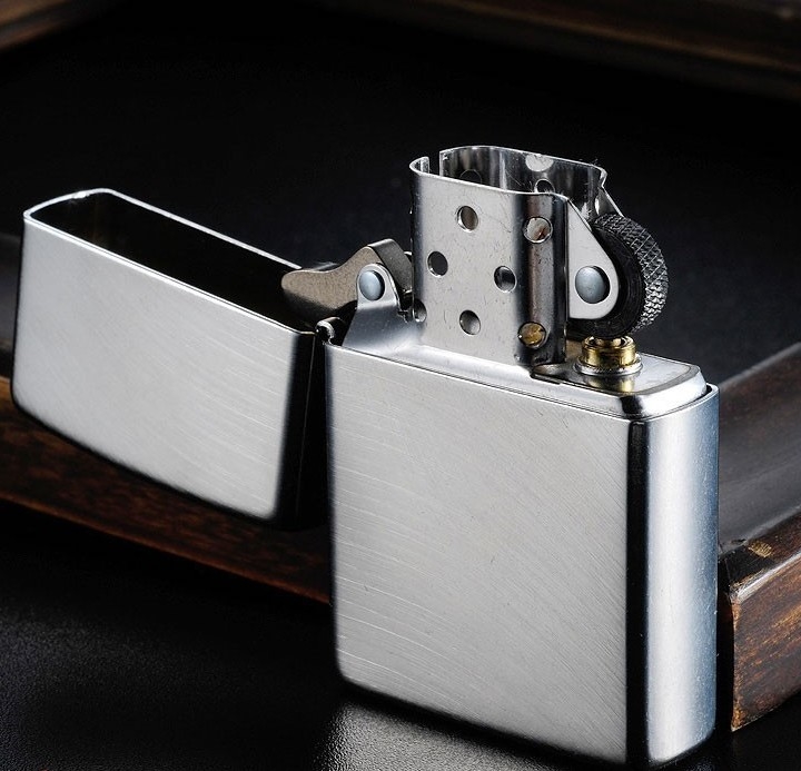 Bật Lửa Zippo Chrome Arch