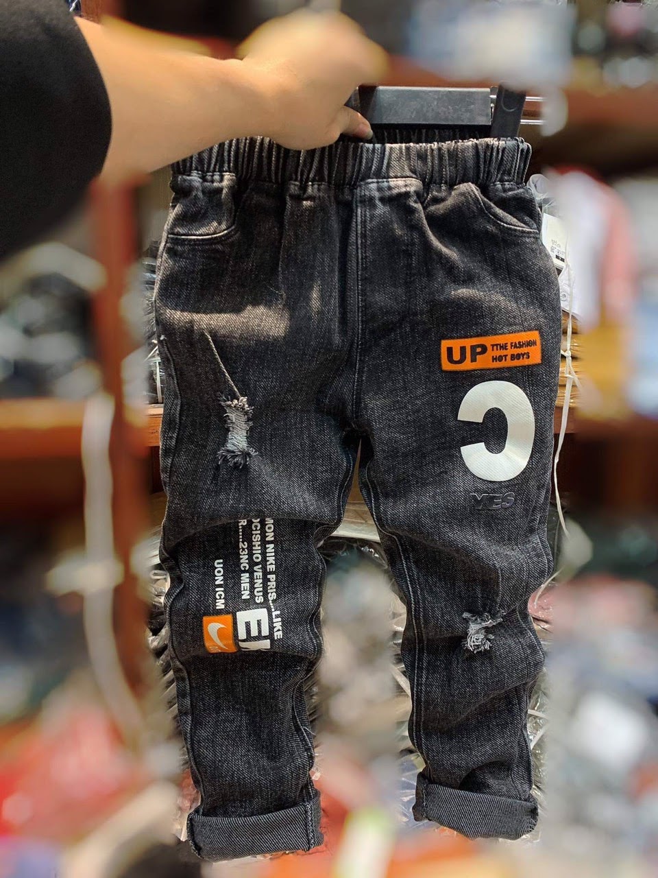 Quần jeans dài bé trai