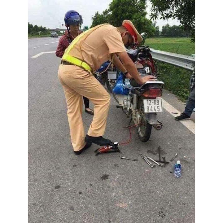 Bơm chân xe đạp/ xe máy