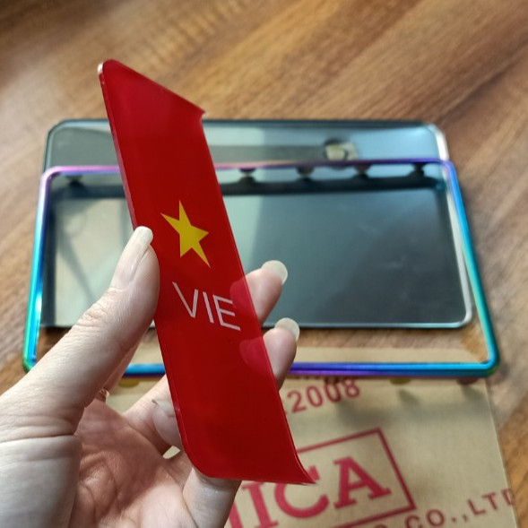 Khung trang trí xe máy viền titan tặng kèm lá cờ bằng mica