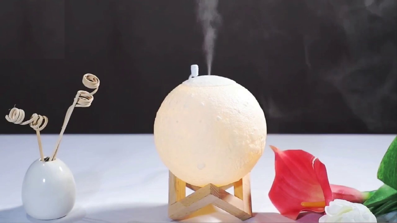 Máy xông tinh dầu, tạo độ ẩm hình Mặt trăng kiêm đèn ngủ lung linh - màu giao ngẫu nhiên