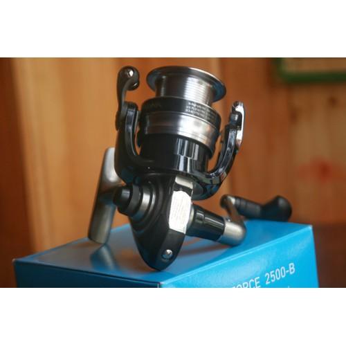 Máy câu cá đứng DAIWA Strike Force