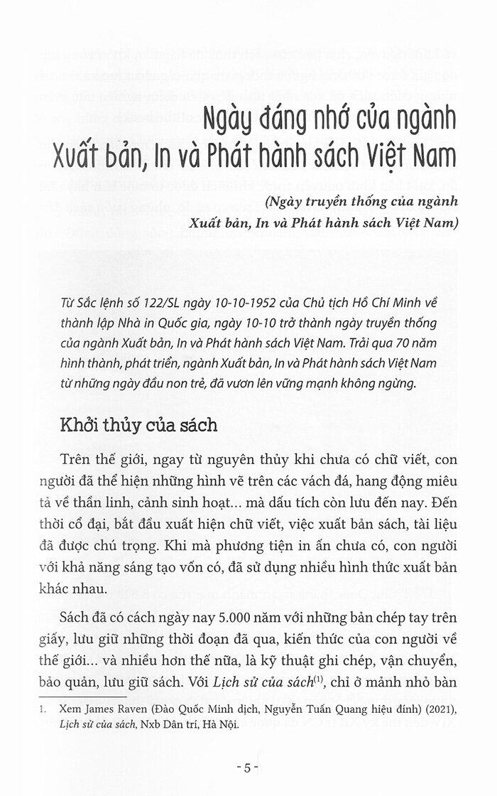 Những Con Chữ Ngoài Trang Sách