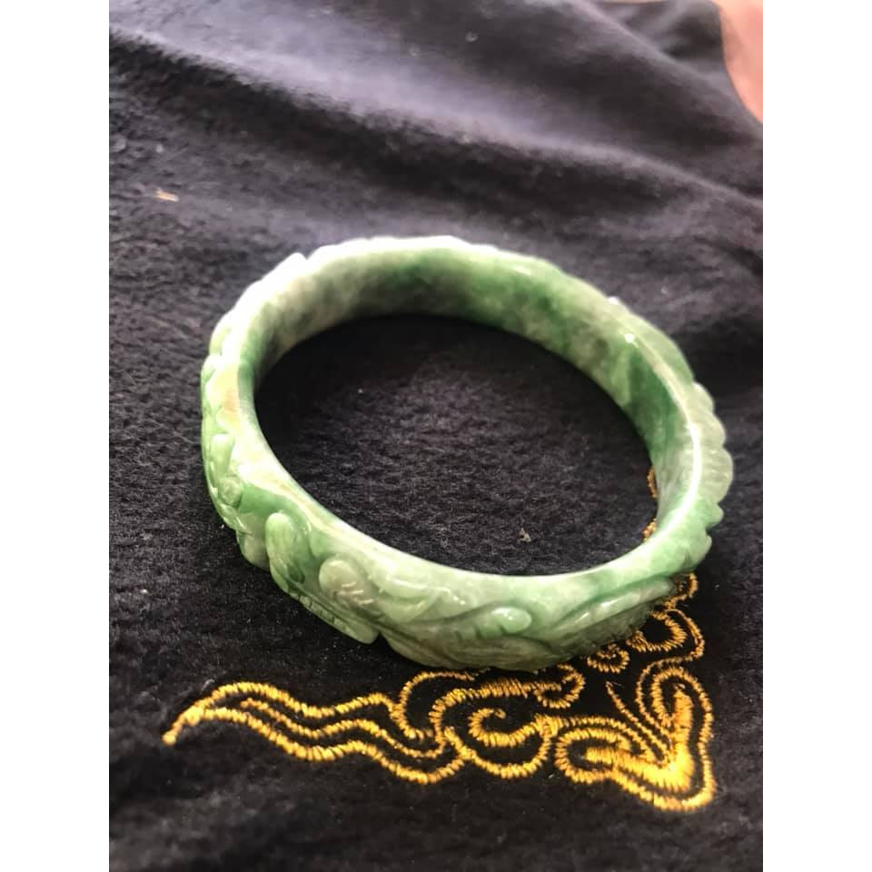 VÒNG CẨM THẠCH TỰ NHIÊN BẢN HẸ TRẠM RỒNG SIZE 54MM x Cao 11mm x độ dầy 6mm MÀU XANH LAM TRẮNG NHẸ ĐẸP HÌNH 2 CON RỒNG LƯỢN 2 BÊN NỮ 52kg Đến 59kg ĐEO Ạ