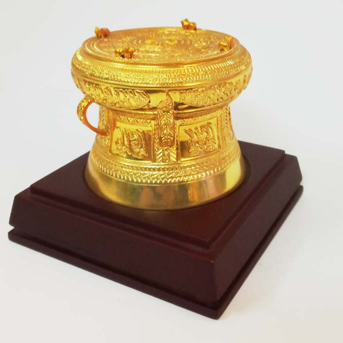 Trống đồng mạ vàng 24k