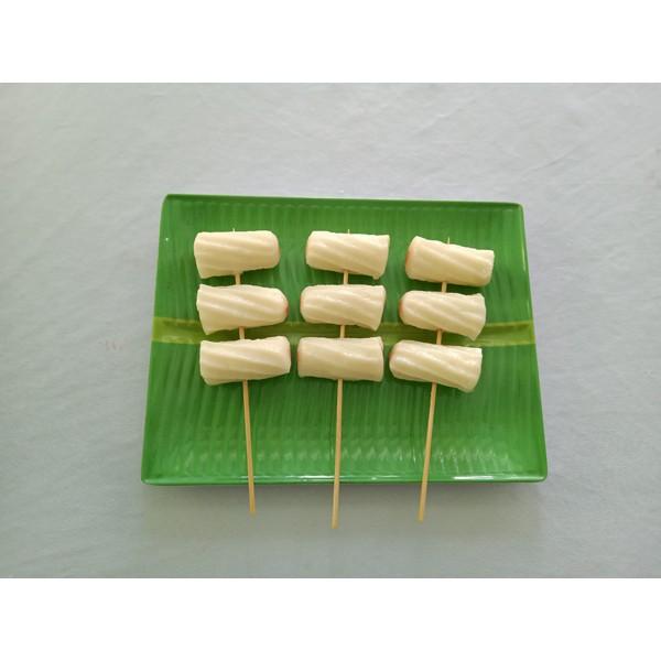 Mực cuộn_mô hình xiên que bằng nhựa