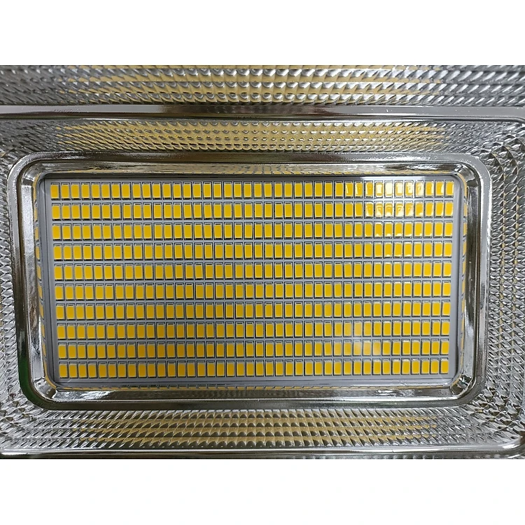 Chiếu sáng mạnh mẽ với đèn năng lượng mặt trời 300W-500W