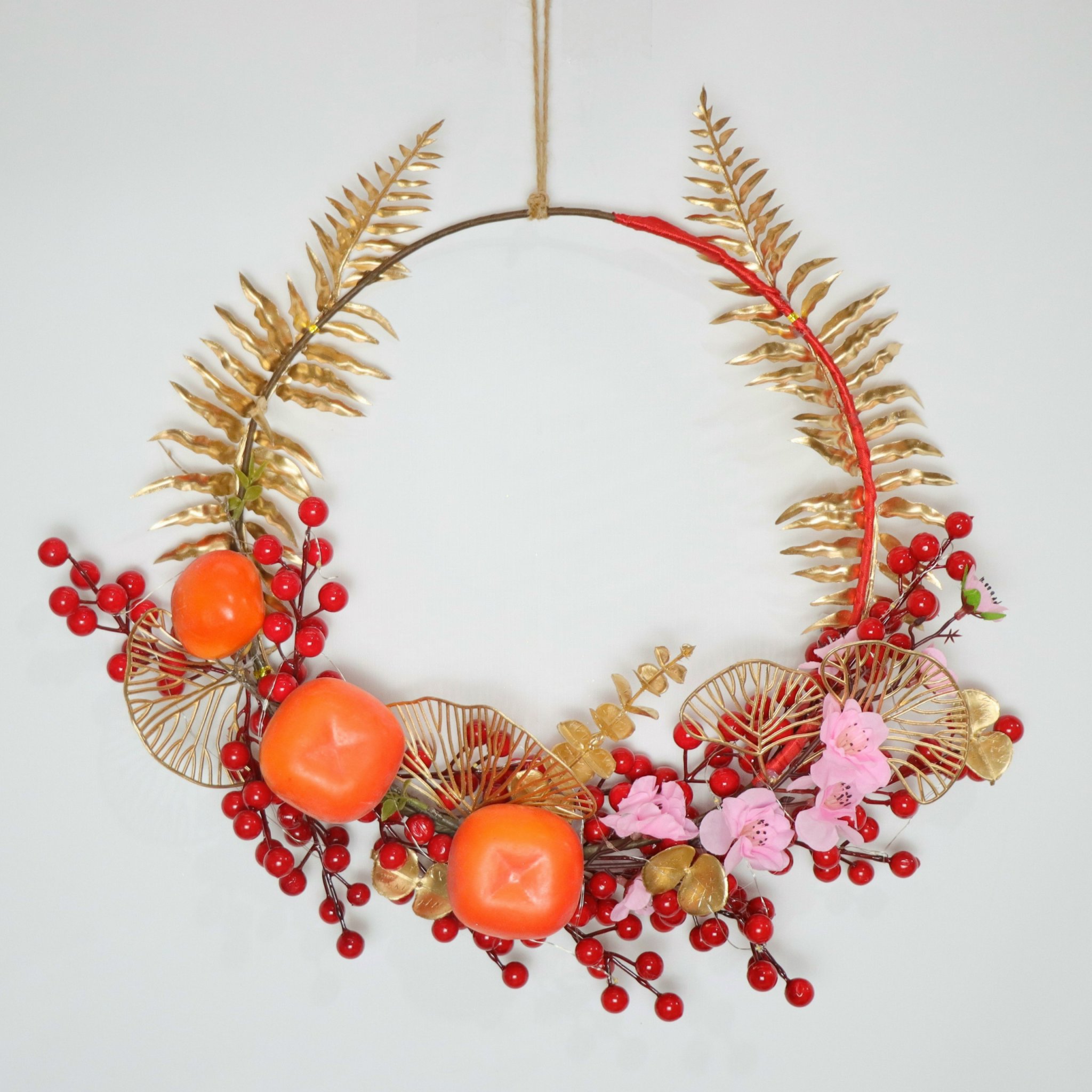 Vòng hoa tết H64, vòng quả đỏ trang trí tặng kèm đèn