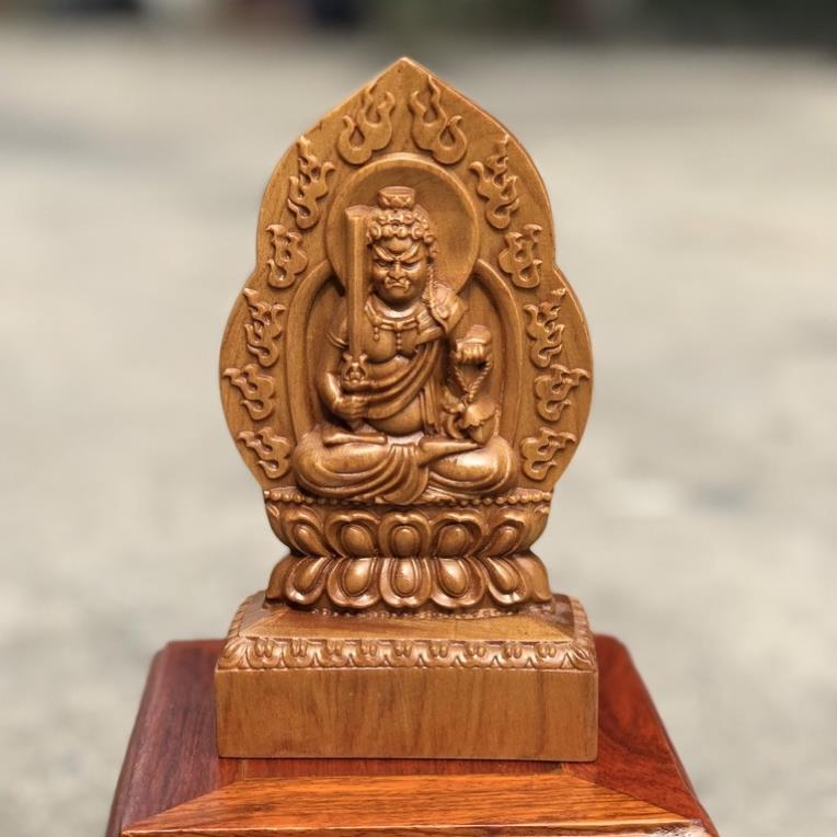 Tượng Phật để xe ô tô Bất Động Minh Vương bằng gỗ - Tuổi Dậụ