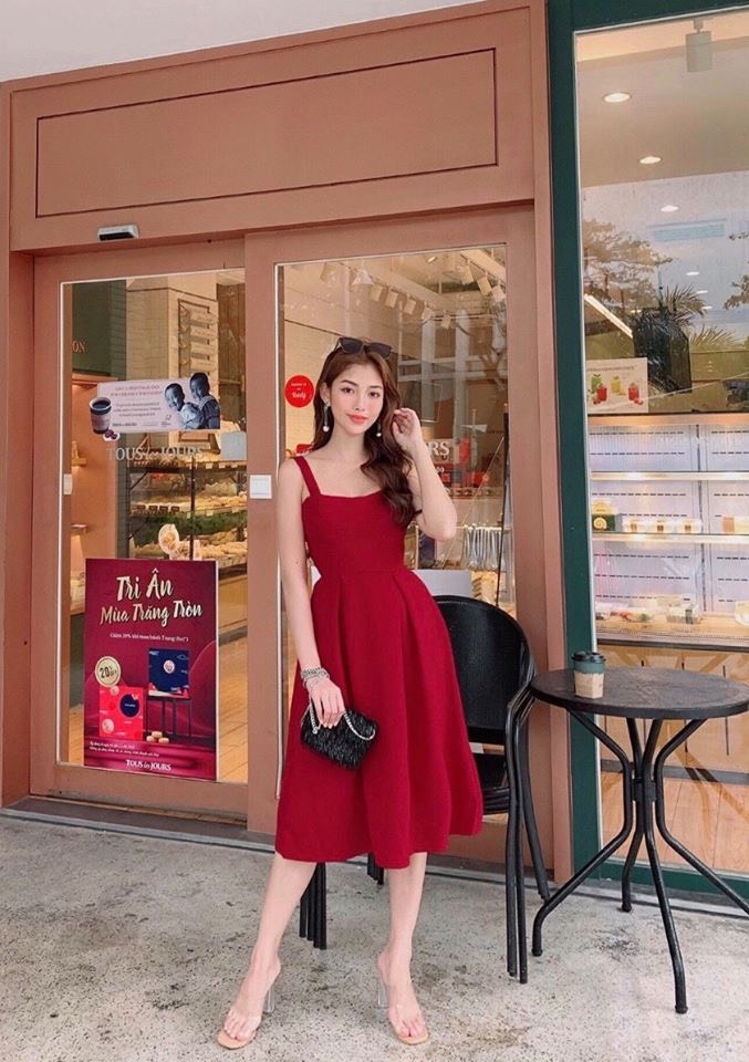 Đầm 2 Dây Xếp Eo Đính Nút 2 Màu Đen Đỏ