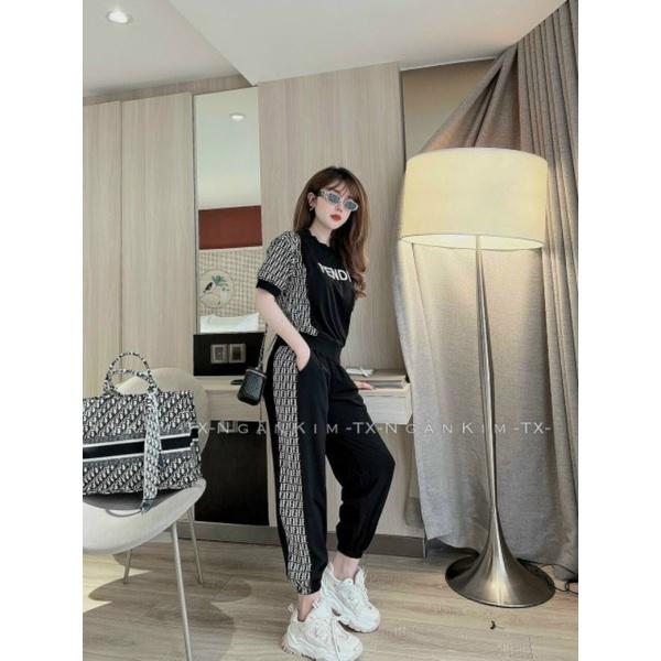 Bộ đồ thể thao nữ quần bo gấu áo phối họa tiết thêu logo sang trọng trẻ trung
