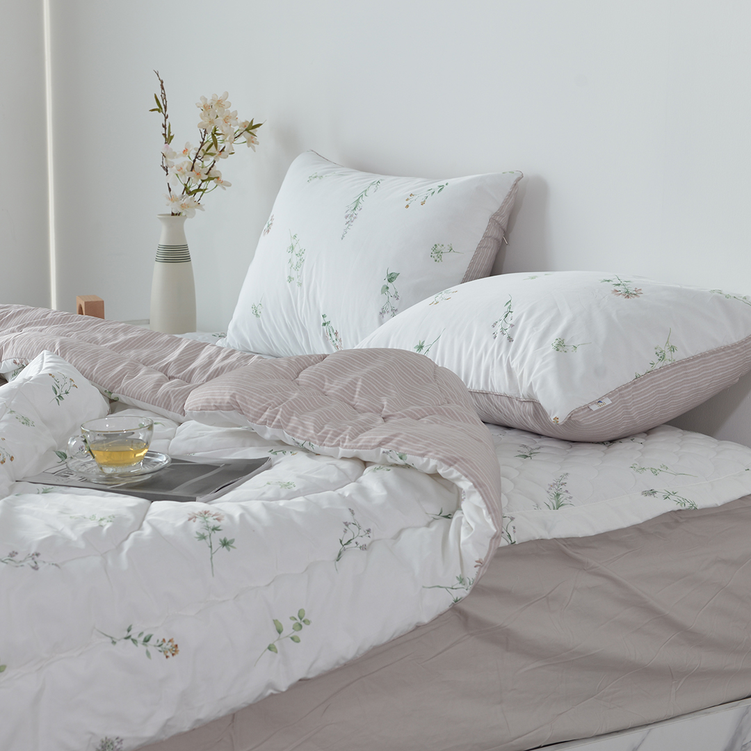 Chăn Chần Bông ARIZE On Cloud Flower Beige Vải Ultra Microfiber Chống Bụi