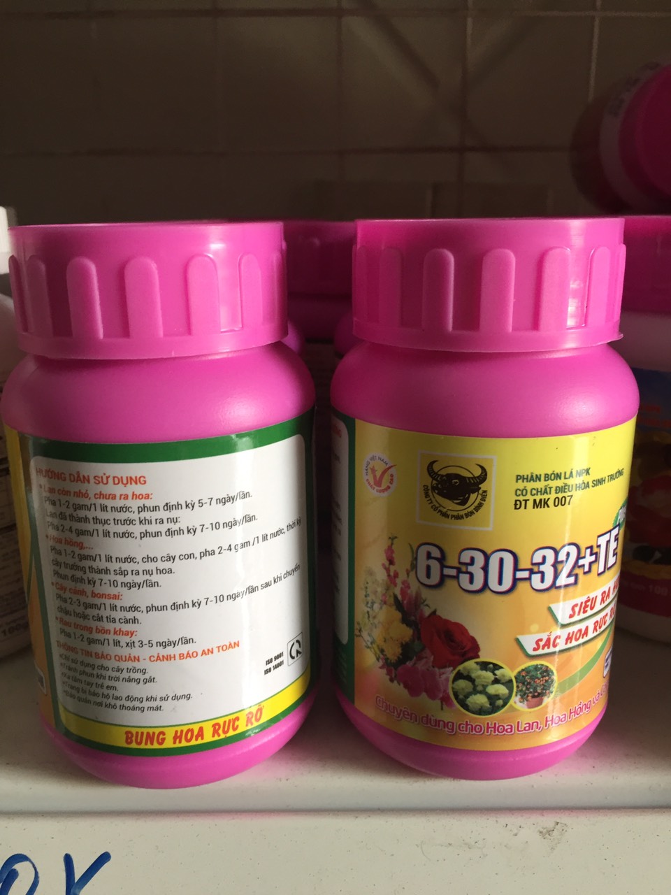 Phân bón lá đầu trâu MK 6-30-32+TE Plus hộp 100g chuyên cho Lan và hoa kiểng giúp ra nhiều hoa rực rỡ và lâu tàn