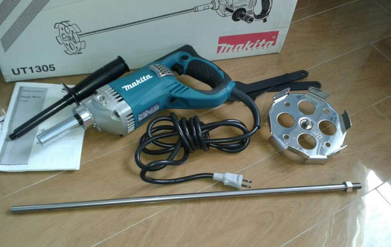 MÁY TRỘN SƠN 850W 165MM MAKITA UT1305 - HÀNG CHÍNH HÃNG