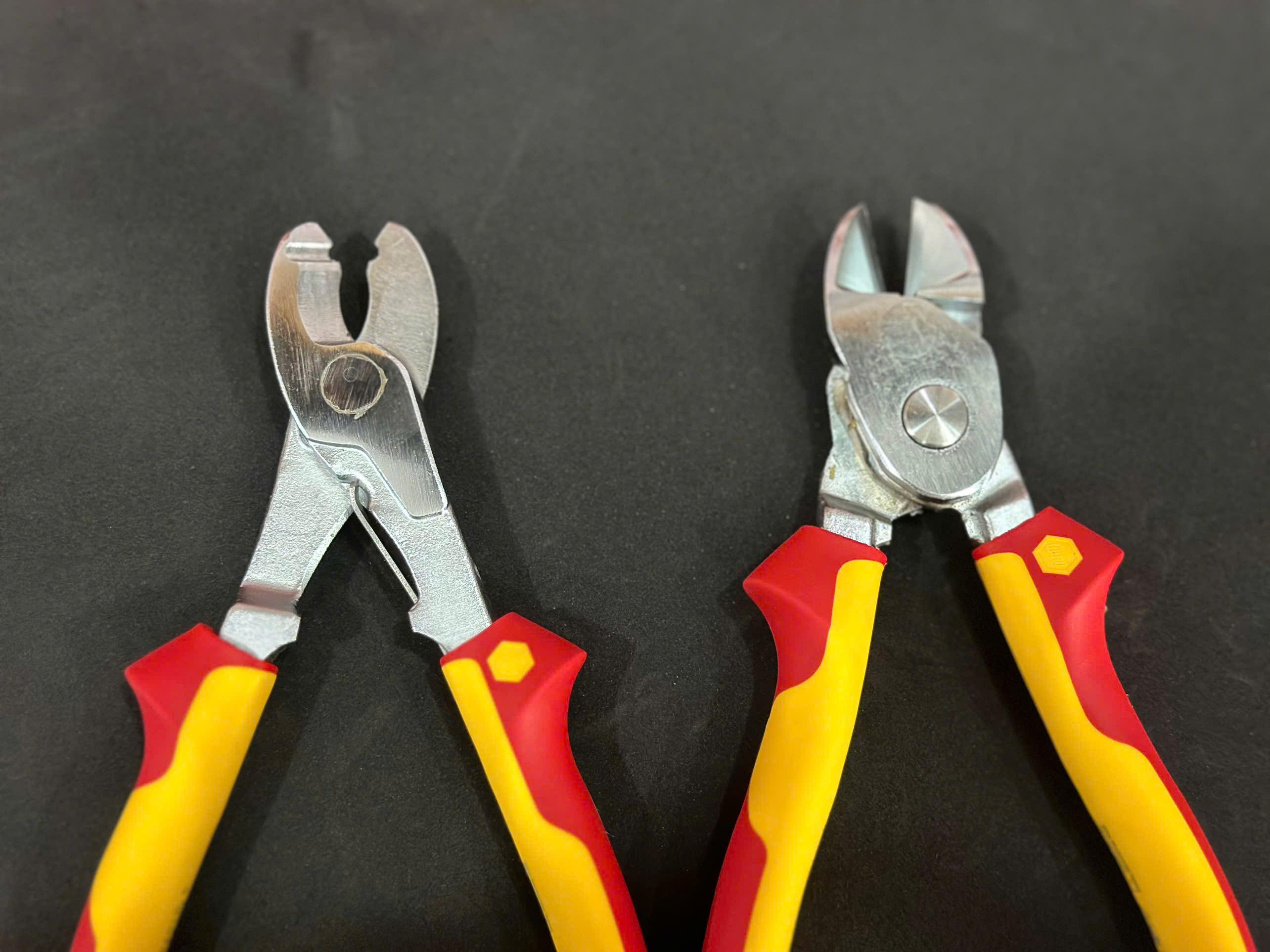 Bộ Kìm cắt cáp Wiha 43662 và Kìm cắt cộng lực Wiha 38191 cách điện 1000V.