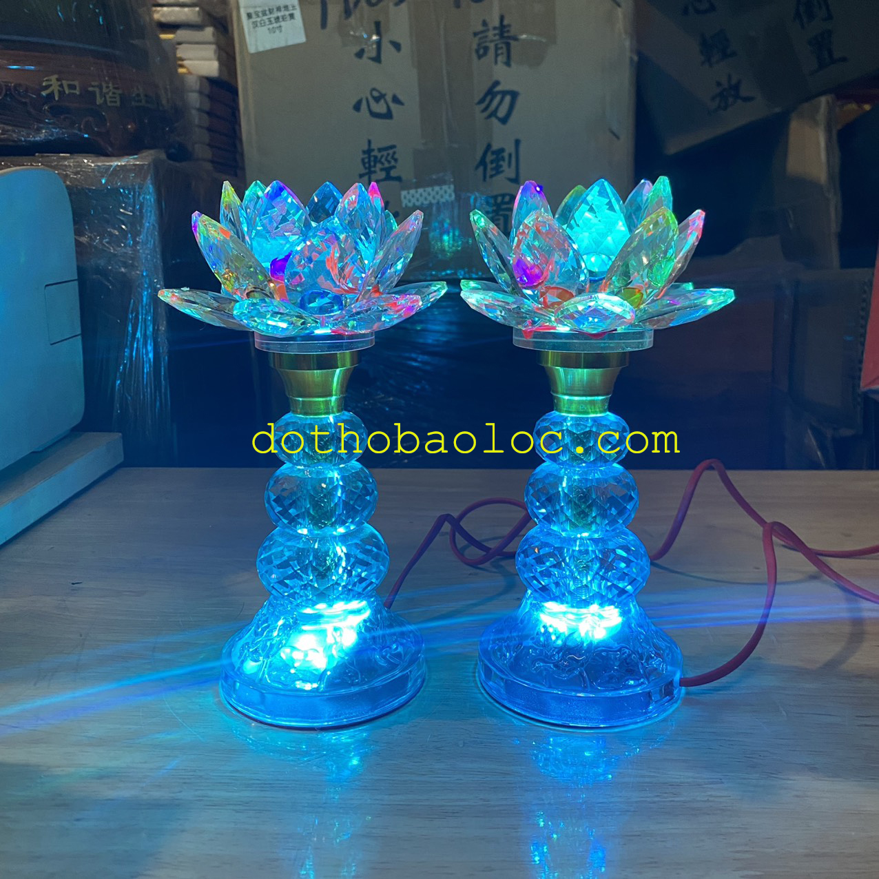 Đèn pha lê hoa sen 3 cục bông cao cấp nhập khẩu từ Đài Loan cao 22cm