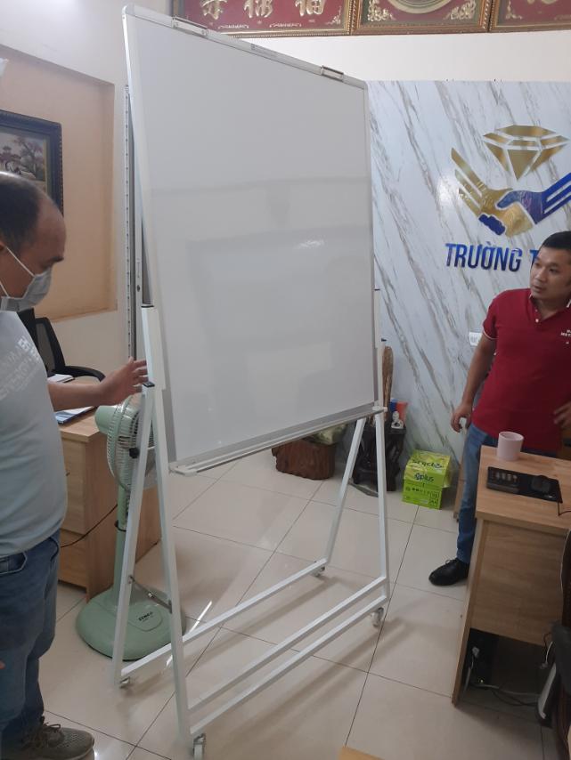 Bảng Flipchart Cố Định Viết Bút Lông Có Ô Ly Bavico - Trắng
