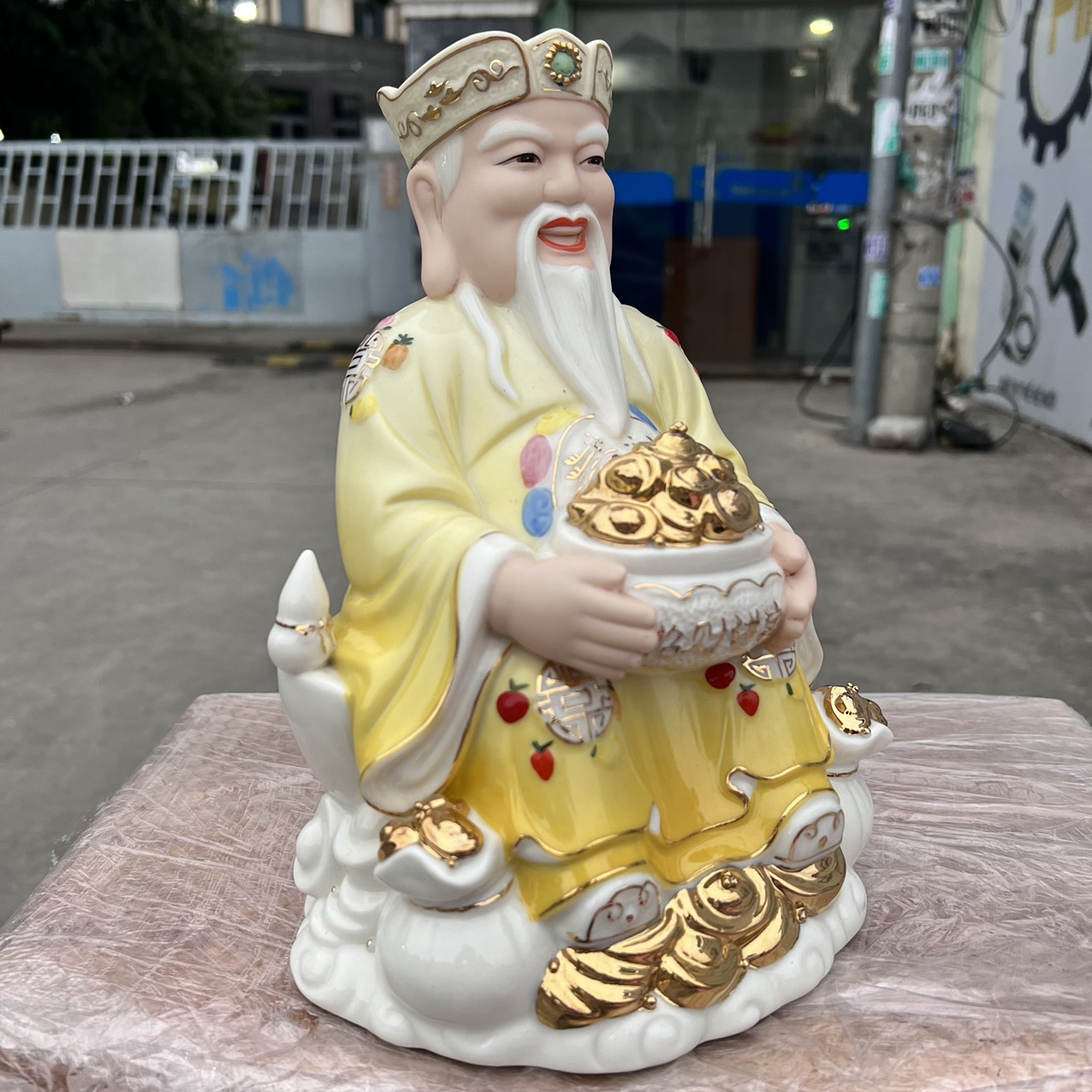 Tượng Thần Tài Thổ Địa sứ đức hóa cao cấp nhập khẩu Đài Loan cao 25cm – VÀNG