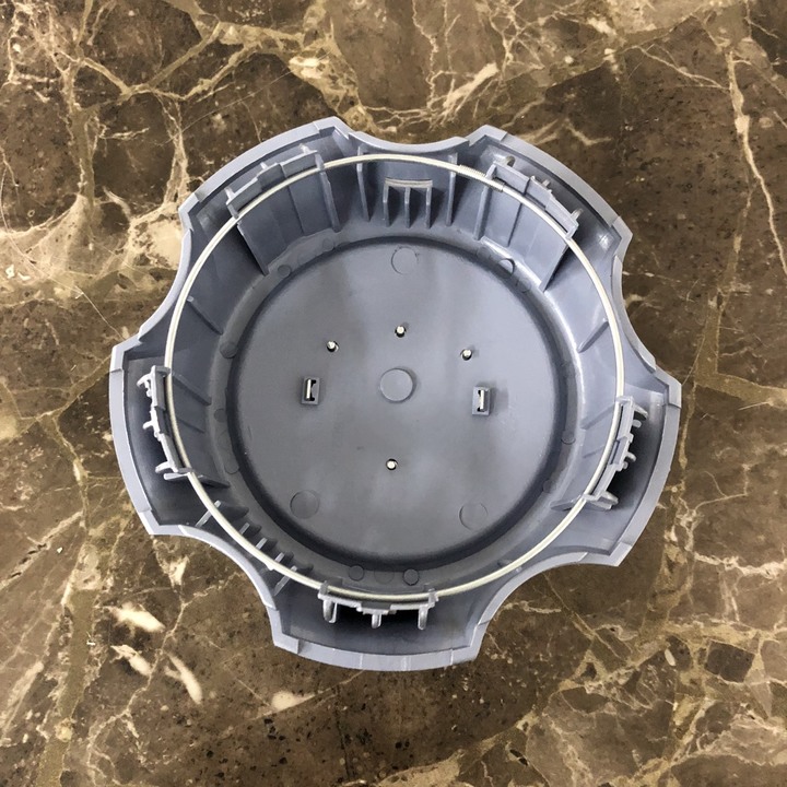 Logo chụp mâm, ốp lazang bánh sau xe ô tô dùng cho Toyota Land Cruiser 1998-2002