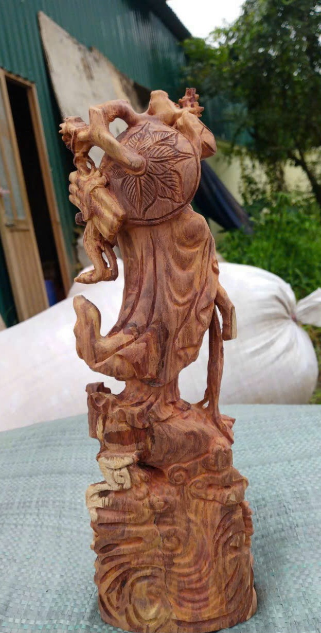 Tượng đạt ma sư tổ bằng gỗ sưa đỏ bắc kt 30×11×7cm