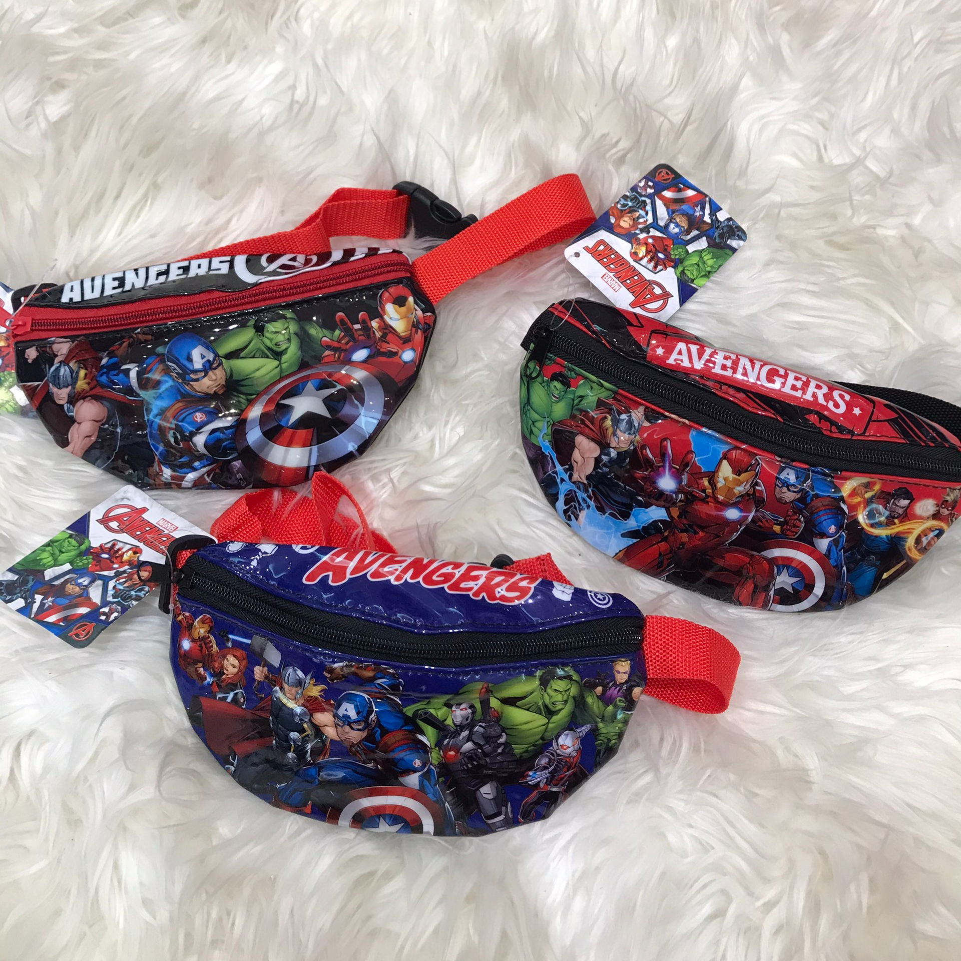 Túi đeo bao tử 1 ngăn hình Avengers màu đỏ siêu hot cho trẻ em bé trai - (Thái Lan) - (21x11.5cm)