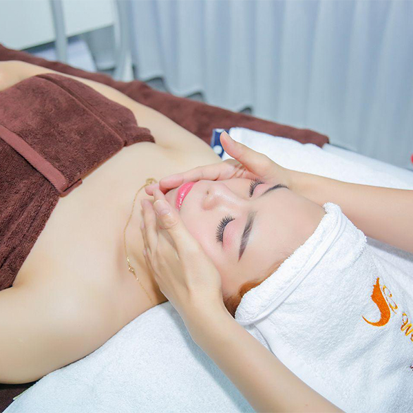 Liệu Trình Trị Mụn Chuyên Sâu Tại Win Beauty Spa