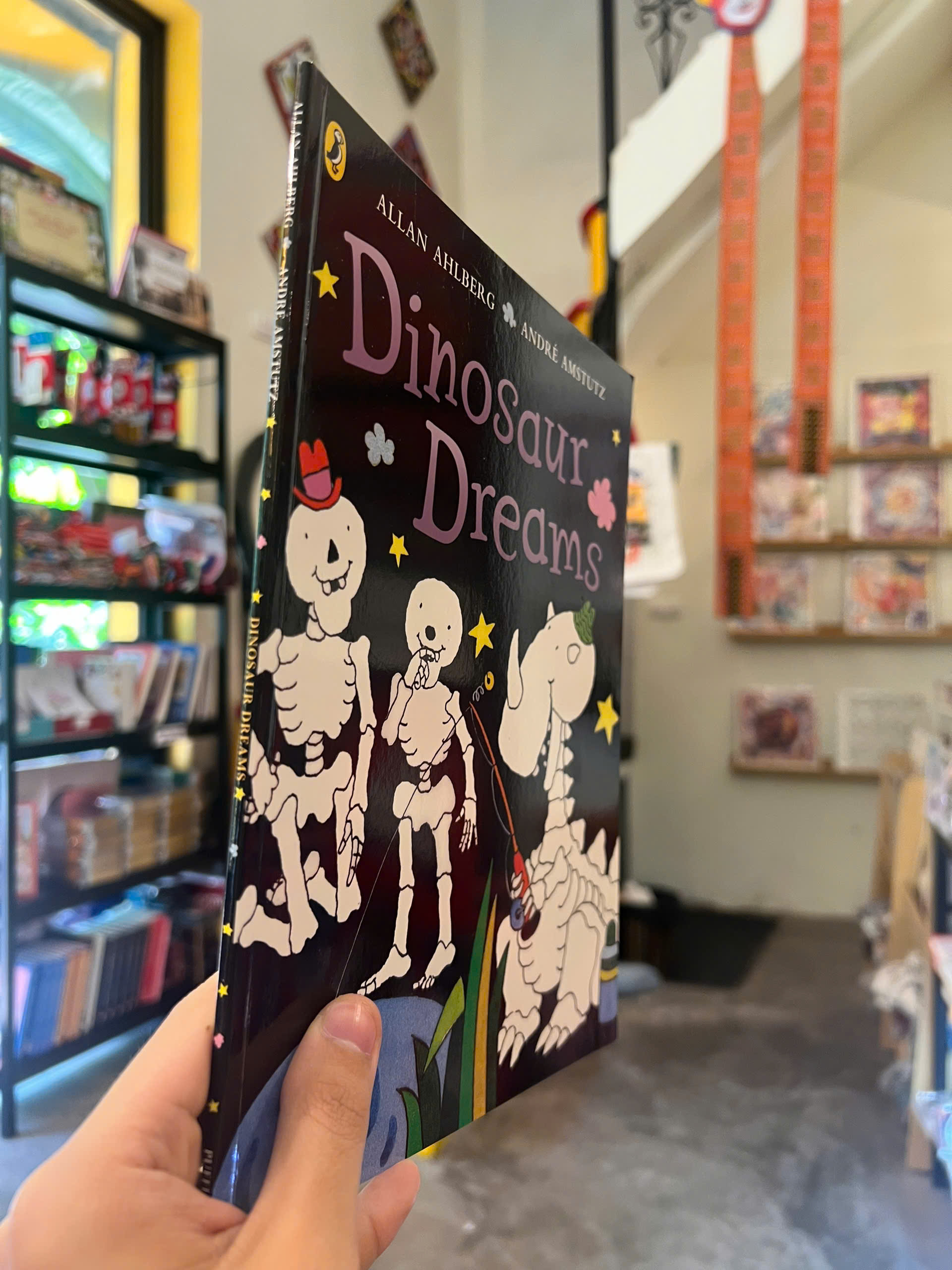 Sách - Dinosaur Dreams (Funnybones Series) | Childrens Picture Book / Ngoại văn Thiếu nhi Nhập khẩu