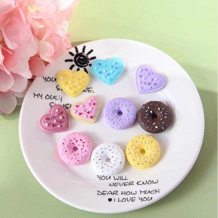 Chuyên Charm * Charm bánh donut rắc cốm đường cho các bạn trang trí vỏ ốp điện thoại, nhà búp bê, DIY