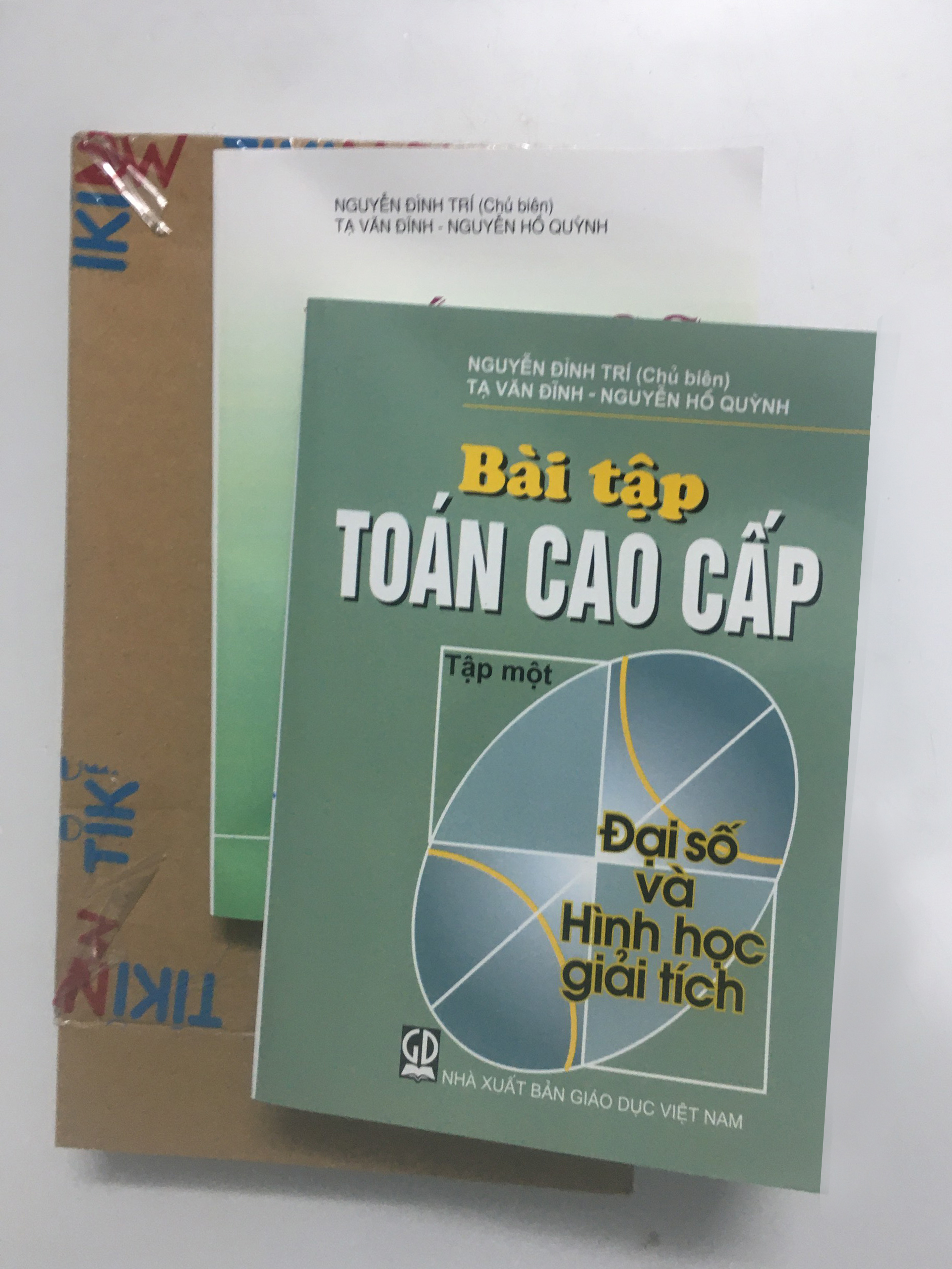 Combo Bộ Sách Toán Cao Cấp Tập 1 + Bài Tập Toán Cao Cấp Tập 1 ( Đại Số Và Hình Học Giải Tích)