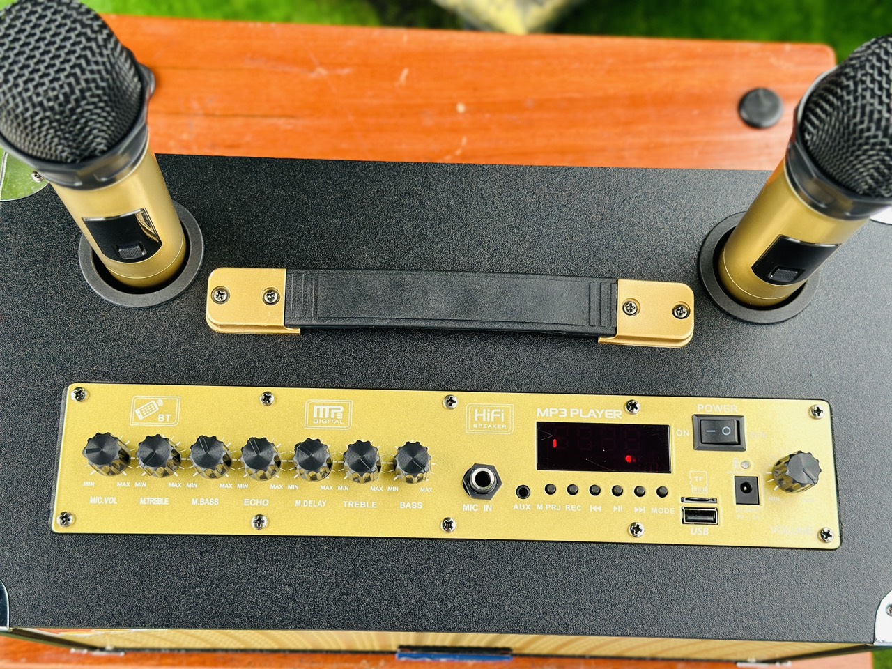 Loa Di Động Karaoke MTMAX B552 PLUS Viền Sắt Bass15 Chỉnh Bass, Treble, Delay, Echo Đa Dạng Cổng Kết Nối Âm Thanh Chân Thực Chi Tiết. HÀNG CHÍNH HÃNG