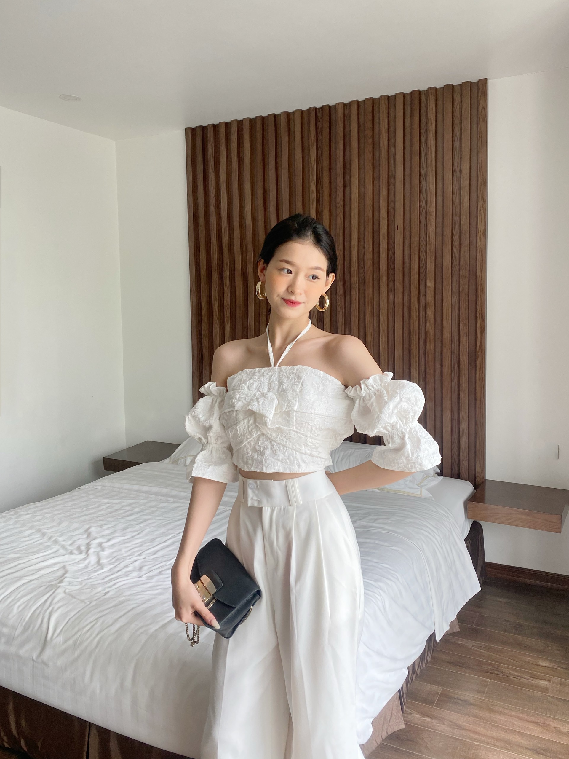 YU CHERRY | Áo mặc được 2 kiểu, cổ yếm hoặc trễ vai Sana Top YA430