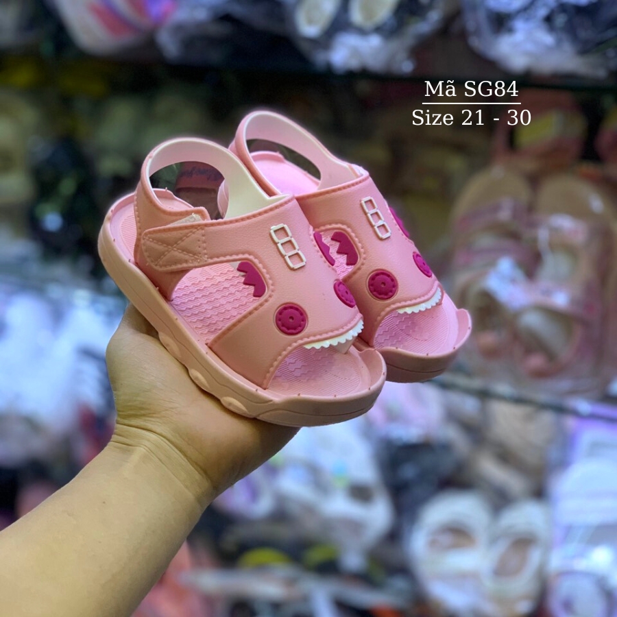 Dép sandal bé gái quai hậu răng cá mập NHÍM SHOP SG84 màu hồng mũi cao nhựa dẻo êm đi học đi biển cho trẻ em 2 3 4 tuổi Form rộng