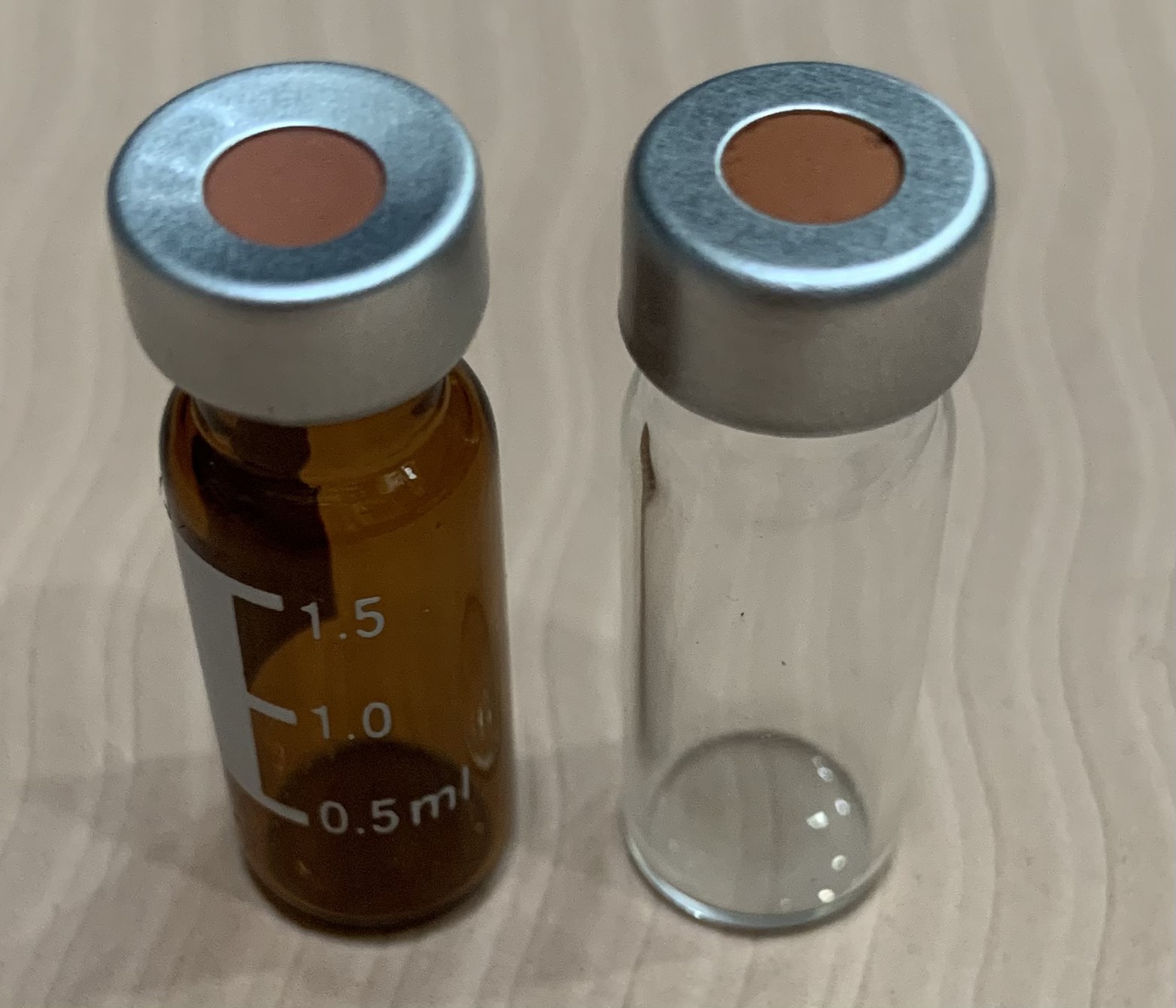 Chai thủy tinh 1,5ml ( 2ml ) + Nắp bấm nhôm 11mm, 100 cái hộp, Alain TQ