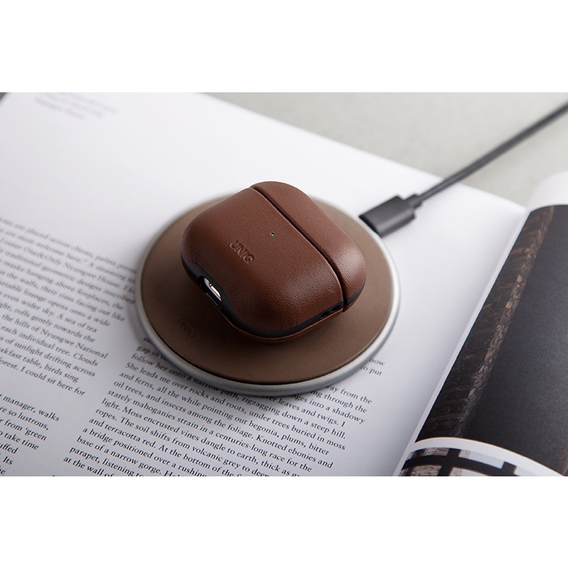 Ốp lưng UNIQ Terra Geniune Leather  dành cho Airpods 3  - Hàng chính hãng