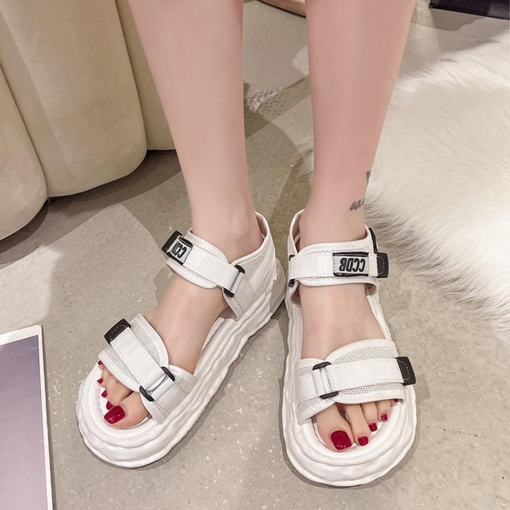 Giày Sandal Nữ MWC 2944 - Giày Sandal Đế Bánh Mì Cao 4cm Siêu Hack Dáng Với 2 Quai Ngang Cá Tính Thời Trang