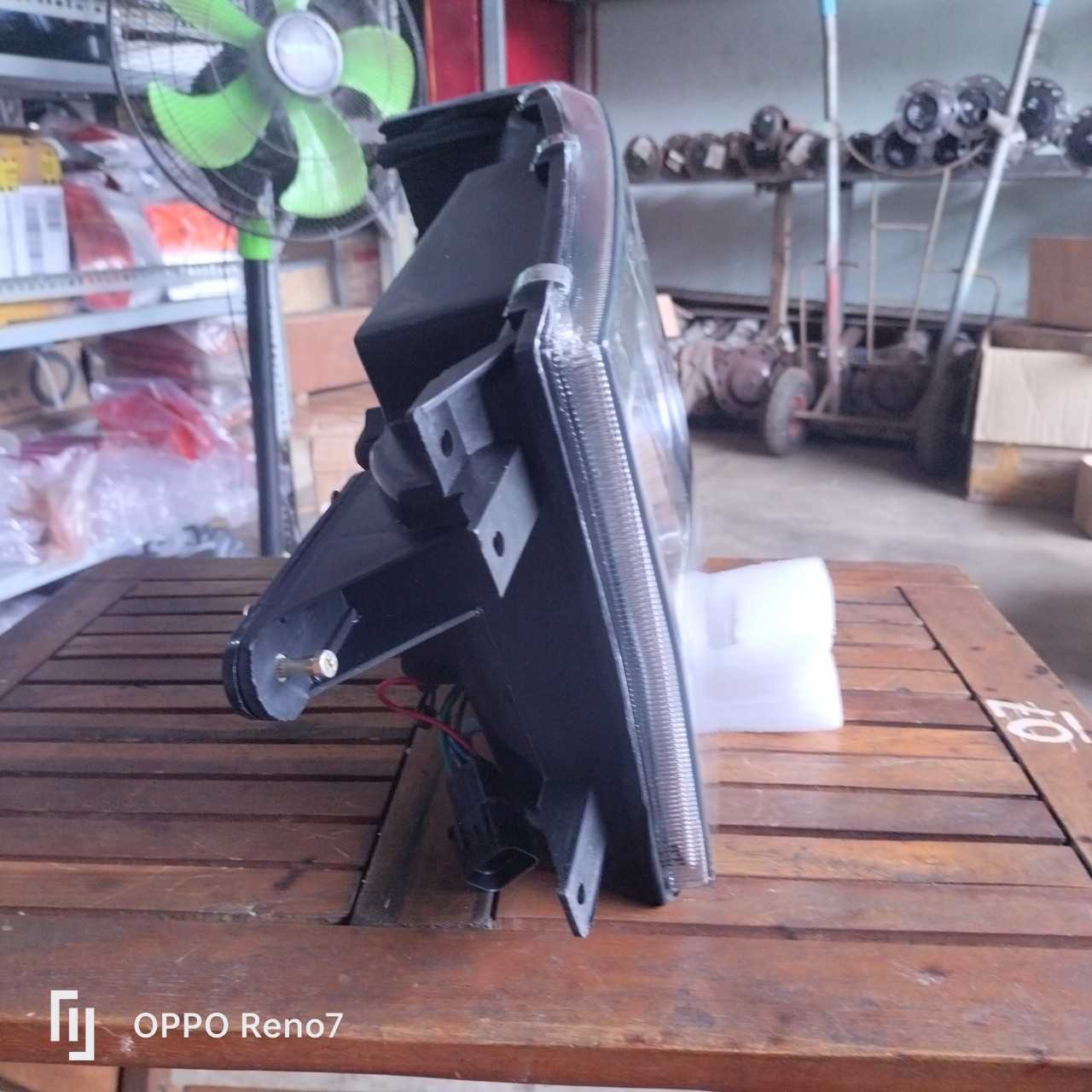 Đèn pha xe tải cho xe Dongfeng, Cửu Long 5 tấn, DC-06-02. 24v, bóng halogen, Trái phải khác nhau. Hàng Dongfeng