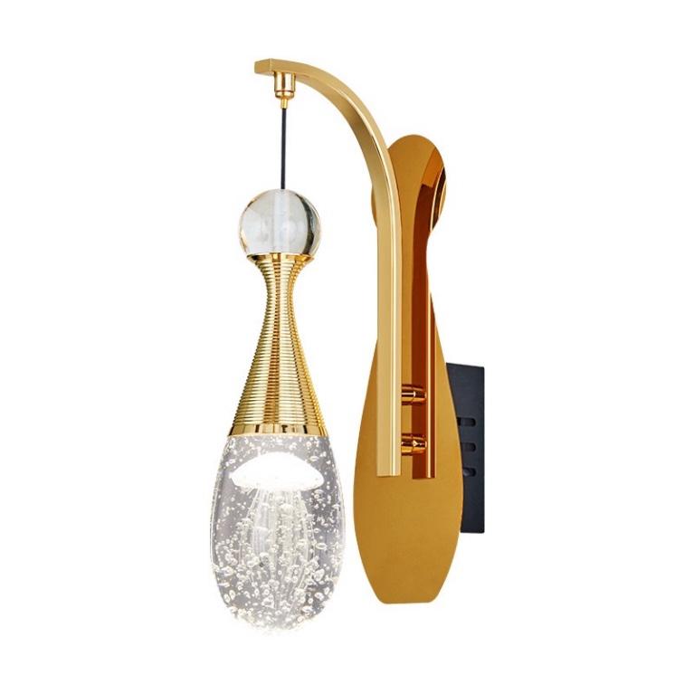 Đèn treo tường thắp sáng phòng khách,cầu thang,decor tô điểm nhà phong thái hiện đại,sang trọng.
