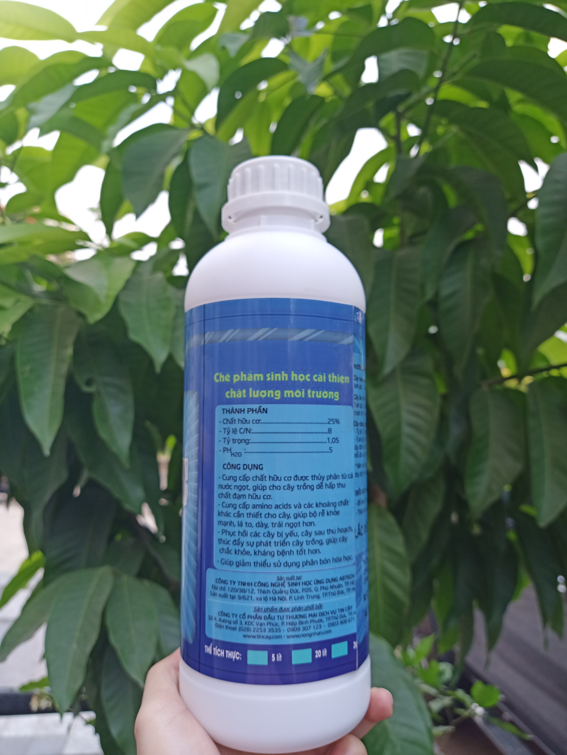 Phân bón đạm cá Panga TC cung cấp amino acids và khoáng chất cho cây, giúp bộ rễ khỏe, lá to, dày, trái ngọt