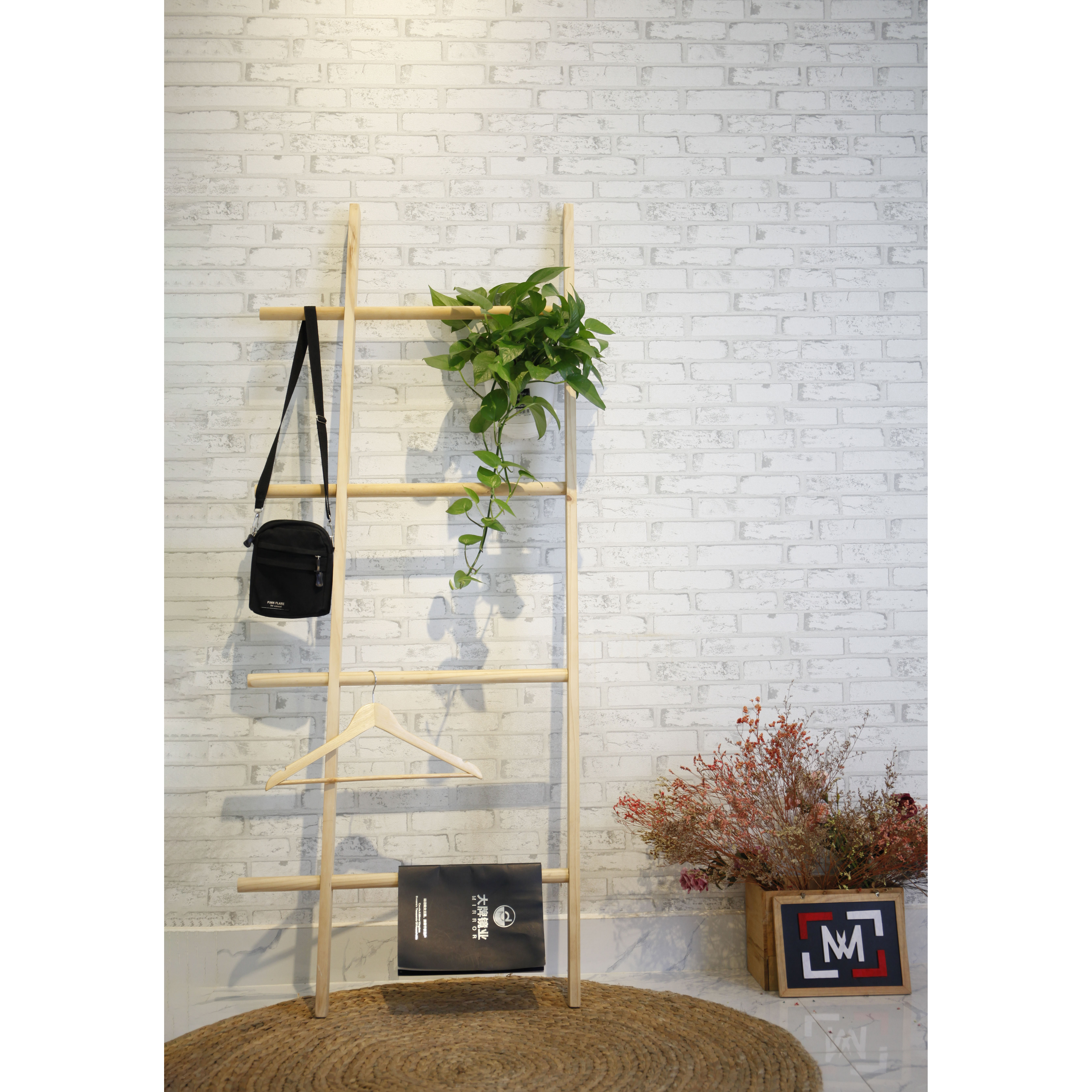 THANG TREO PHỤ KIỆN TRANG TRÍ HÀN QUỐC - B CLOTHING LADDER - 4 THANH NGANG