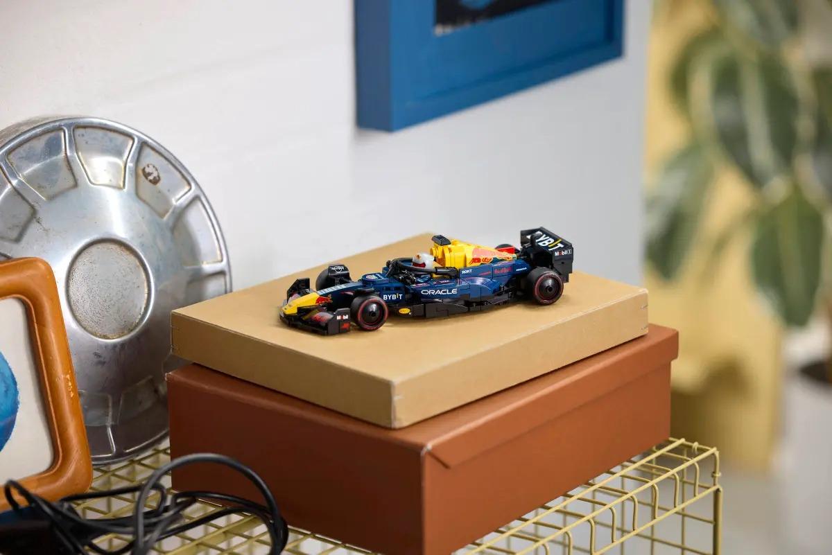 Đồ Chơi Lắp Ráp Xe Đua Oracle Red Bull Racing RB20 F1 - Lego Speed Champions 77243 (251 Mảnh Ghép)