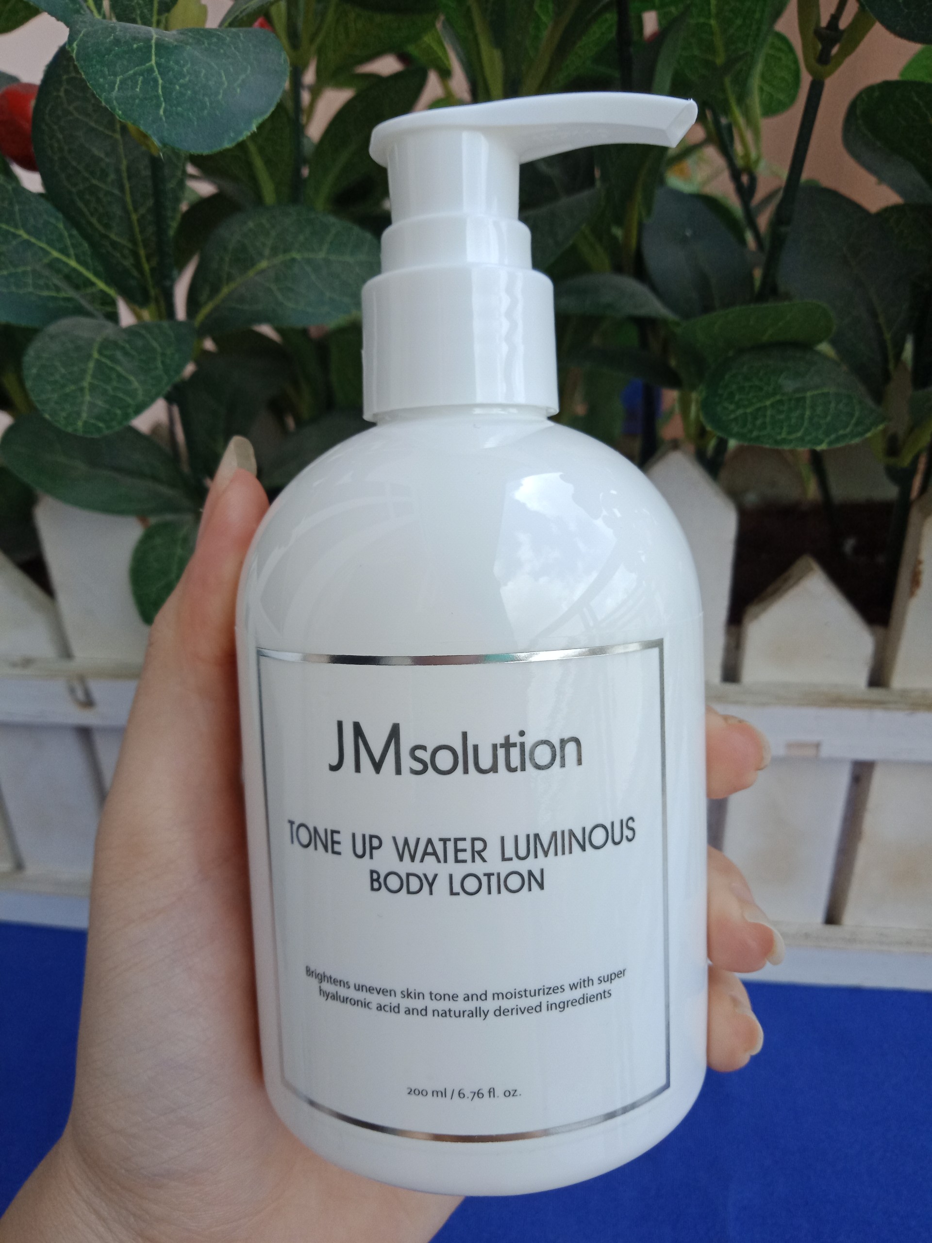 Dưỡng Body JMsolution Tone Up Water Luminous Body Lotion 200ml