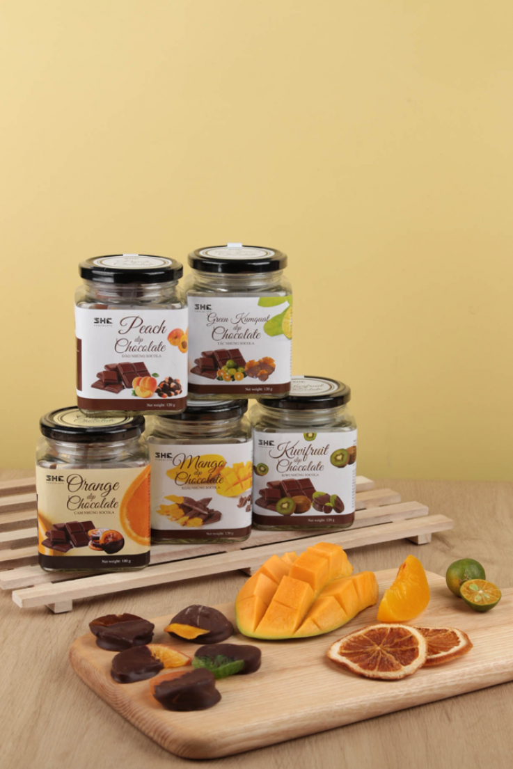 Trái cây nhúng socola 3 vị (Cam, Xoài, Kiwi) - Hũ thủy tinh - SHE Chocolate - Bổ sung năng lượng, đa dạng vị giác. Quà tặng sức khỏe, quà tặng người thân, dịp lễ, thích hợp ăn vặt