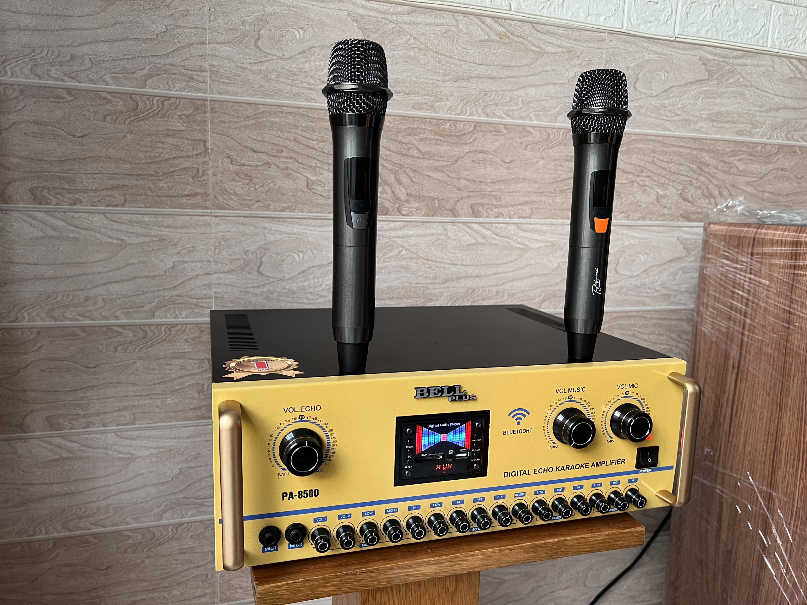 Đẩy liền vang 16 sò lớn tích hợp micro không dây cao cấp Bellplus PA - 8500