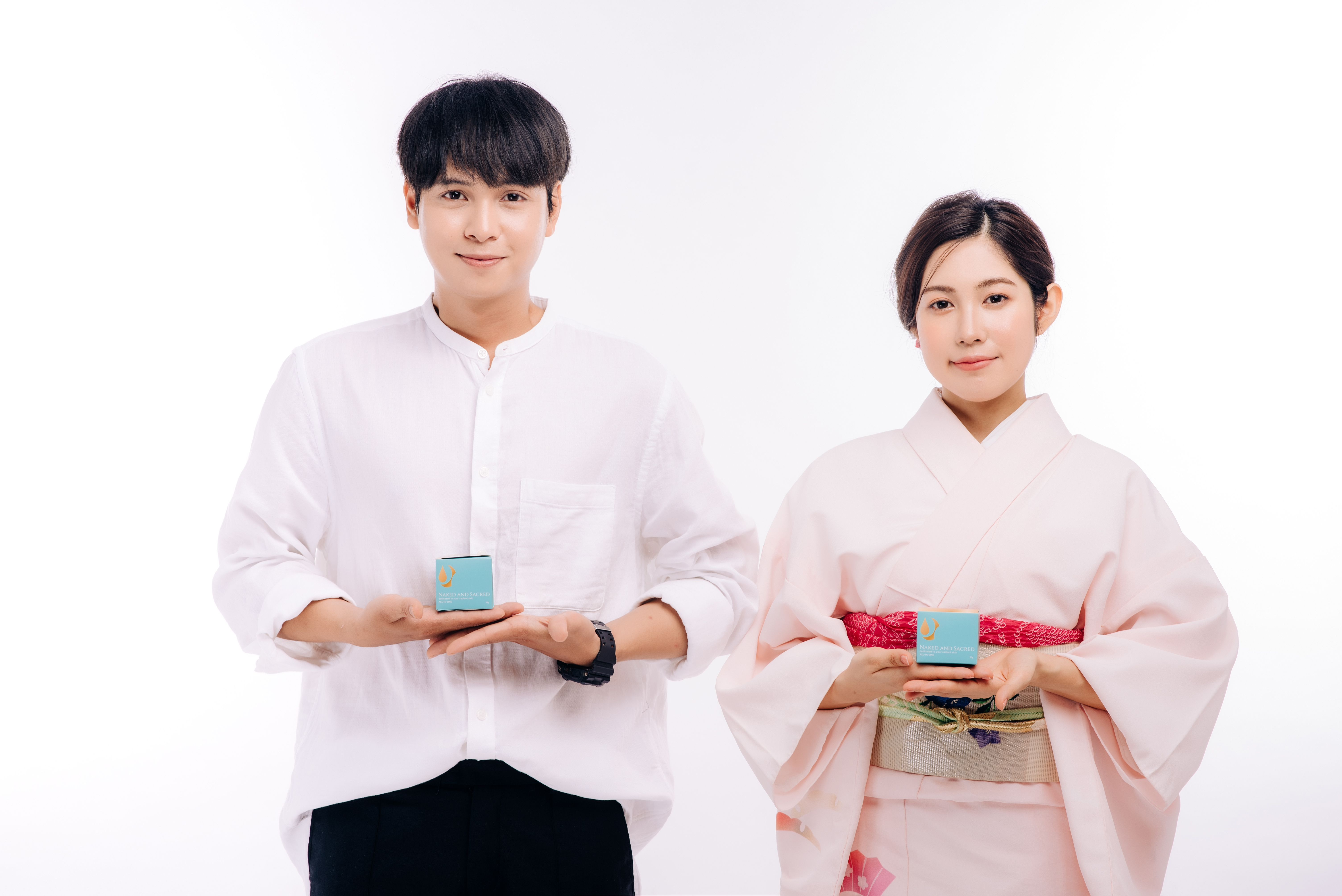 Gel dưỡng da Naked and Sacred