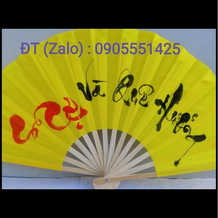 1 Quạt vải viết thư pháp theo yêu cầu, xòe rộng 50cm. quạt tranh trang trí