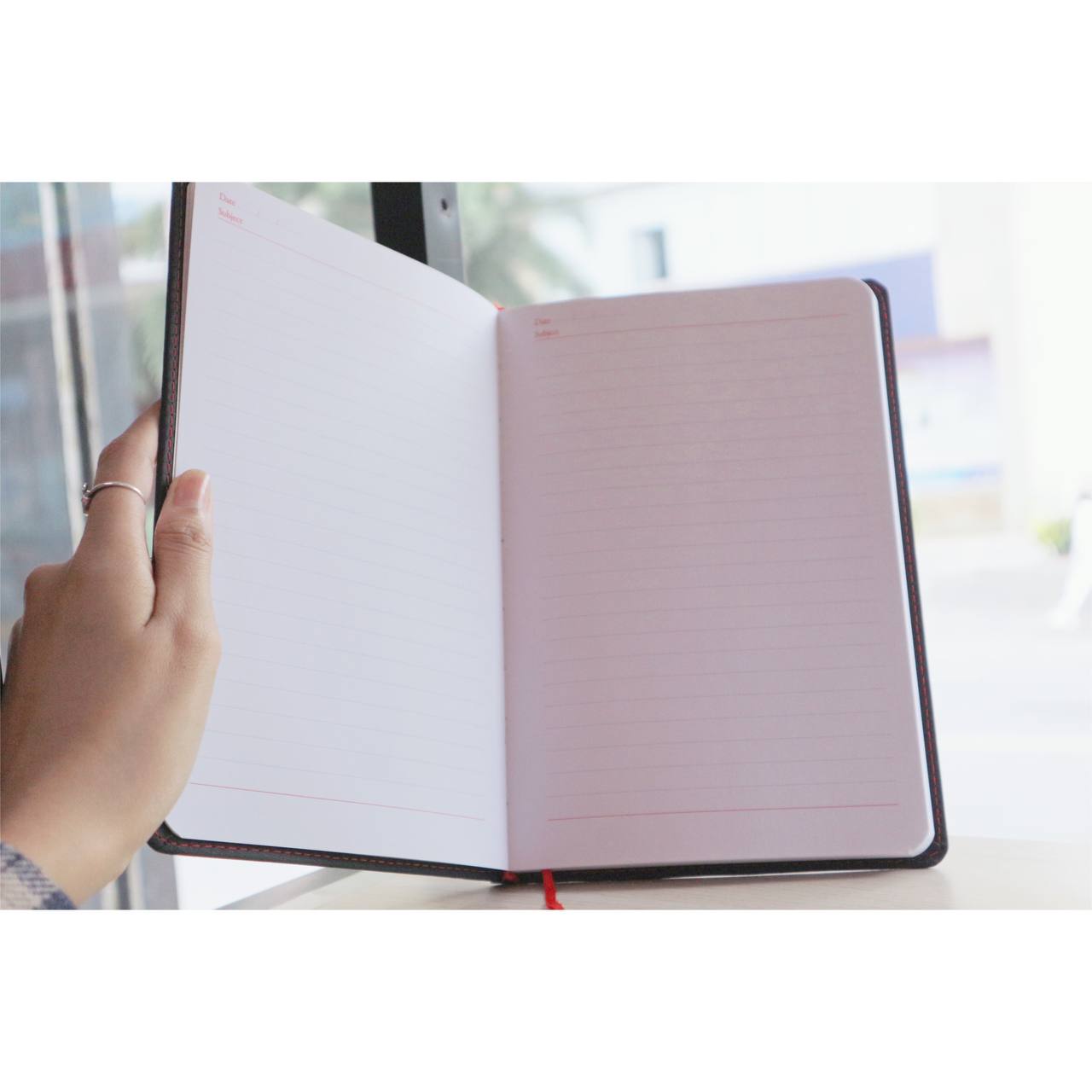 Combo Phong Cách Sống Của Người Hạnh Phúc + Sổ Agenda Màu Đen - Vanlangbooks
