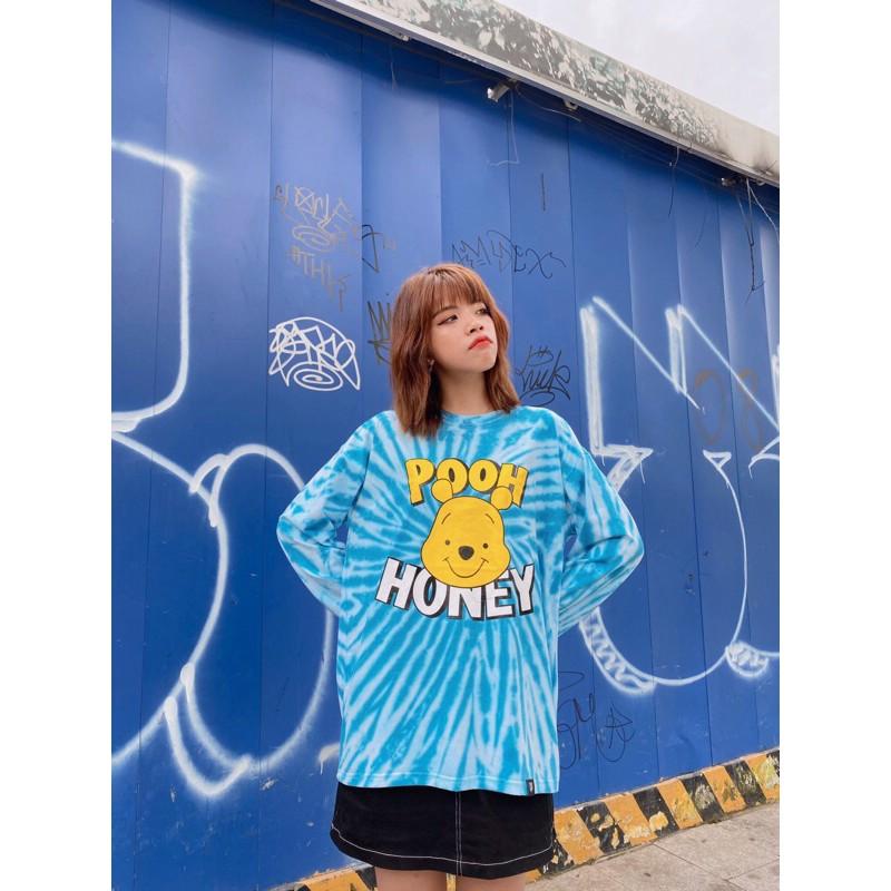 ÁO TIE DYE TAY DÀI LOANG XANH HÌNH GẤU POOH