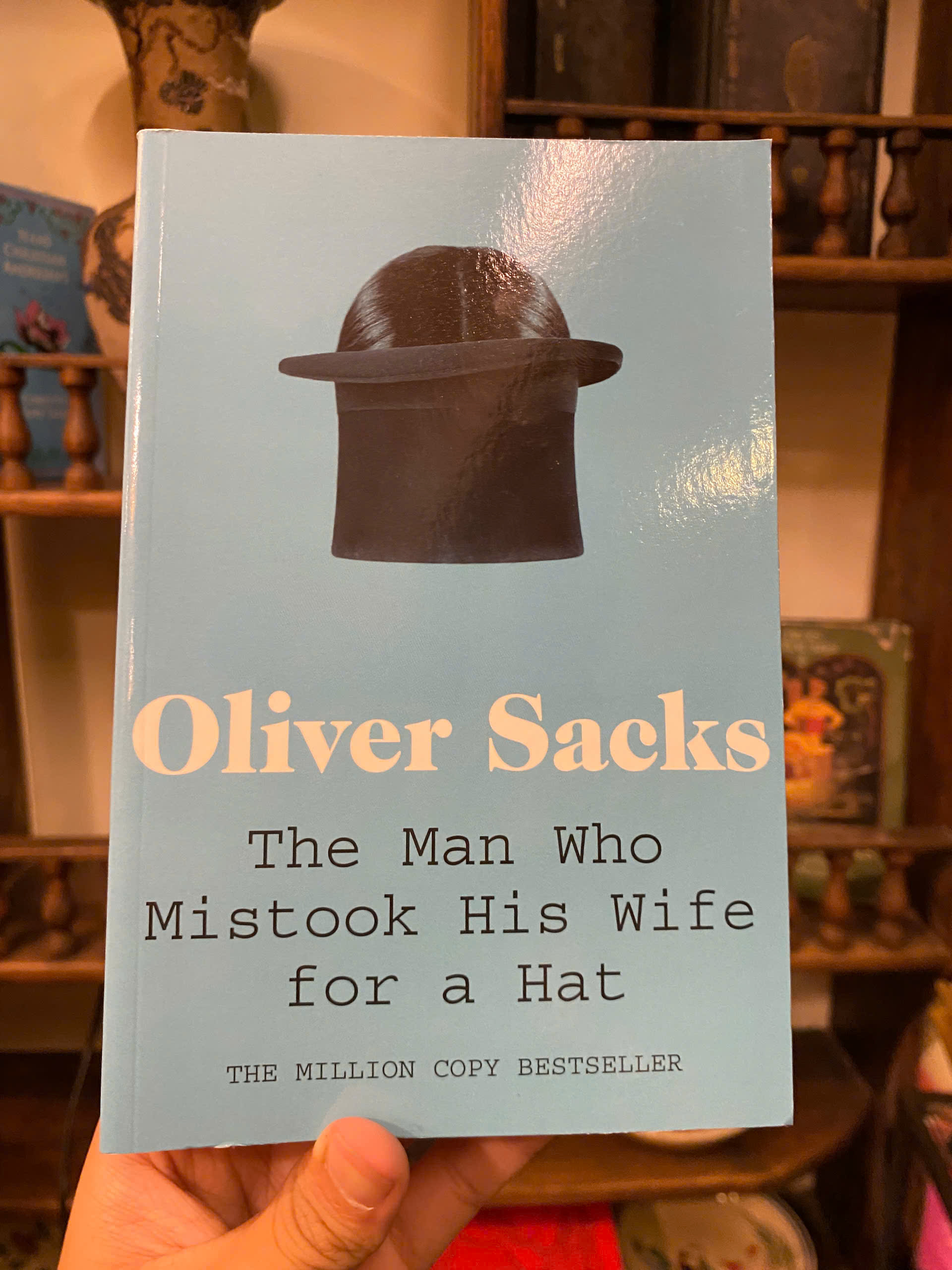 Sách - The Man Who Mistook His Wife for a Hat by Oliver Sacks | Nonfiction / Psychology / Ngoại văn