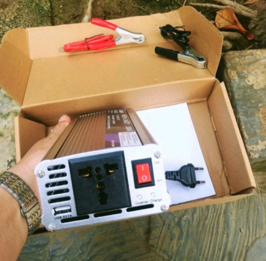 BỘ CHUYỂN ĐỔI TỪ 12V LÊN ĐIỆN 220V CÔNG XUẤT CHUẨN 1000W KIÊM SẠC BÌNH ẮC QUY LUÔN